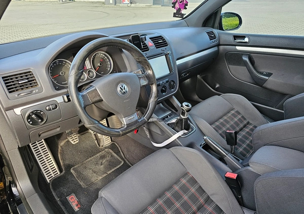 Volkswagen Golf cena 28500 przebieg: 250500, rok produkcji 2005 z Piwniczna-Zdrój małe 56